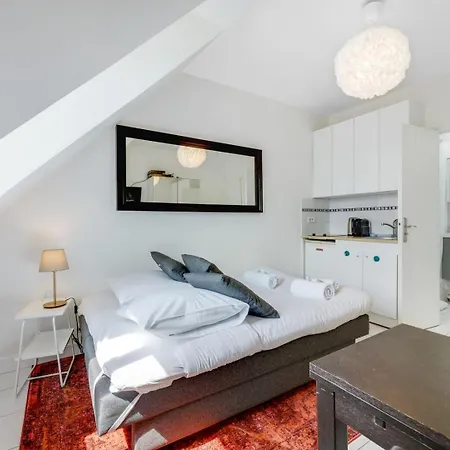 Apartment Marais Rosiers *