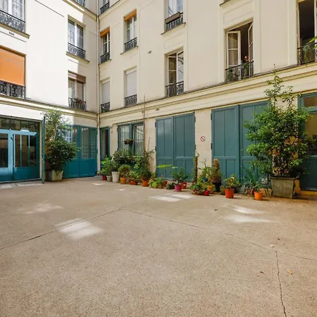 Apartment Marais Rosiers *