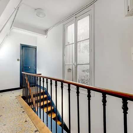 Apartment Marais Rosiers Paris